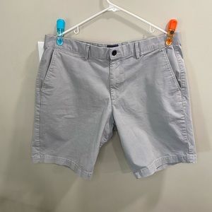 Men’s GAP flat front shorts, gray, size 35